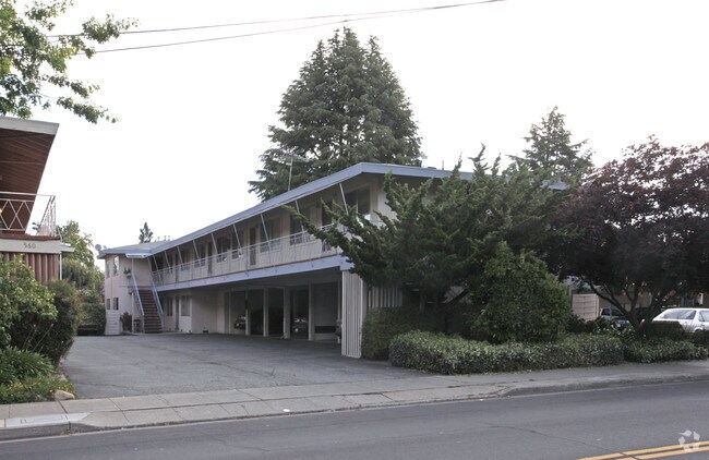 Primary Photo - 540 University Dr