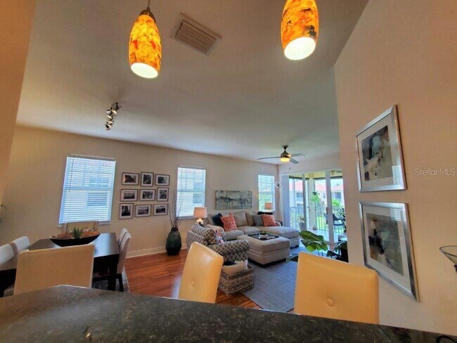 Building Photo - 240 West End Dr