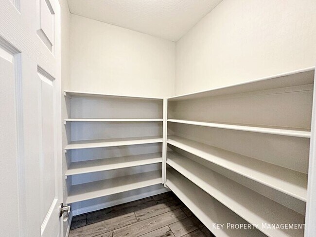 Building Photo - 6033 Torciano St