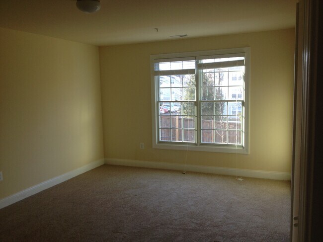 Building Photo - 21804 Westminster Pl