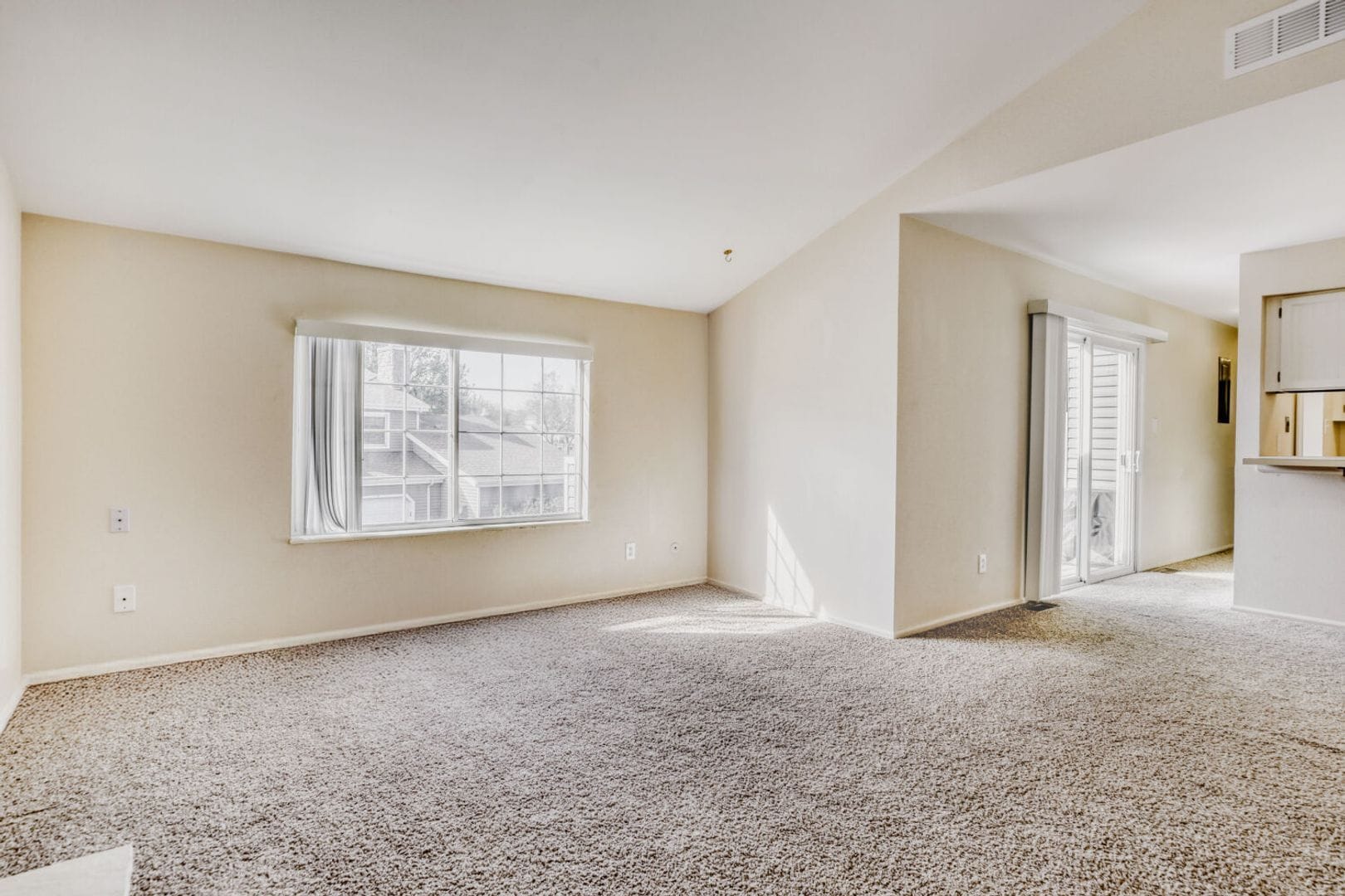 Building Photo - 8466 Everett Way