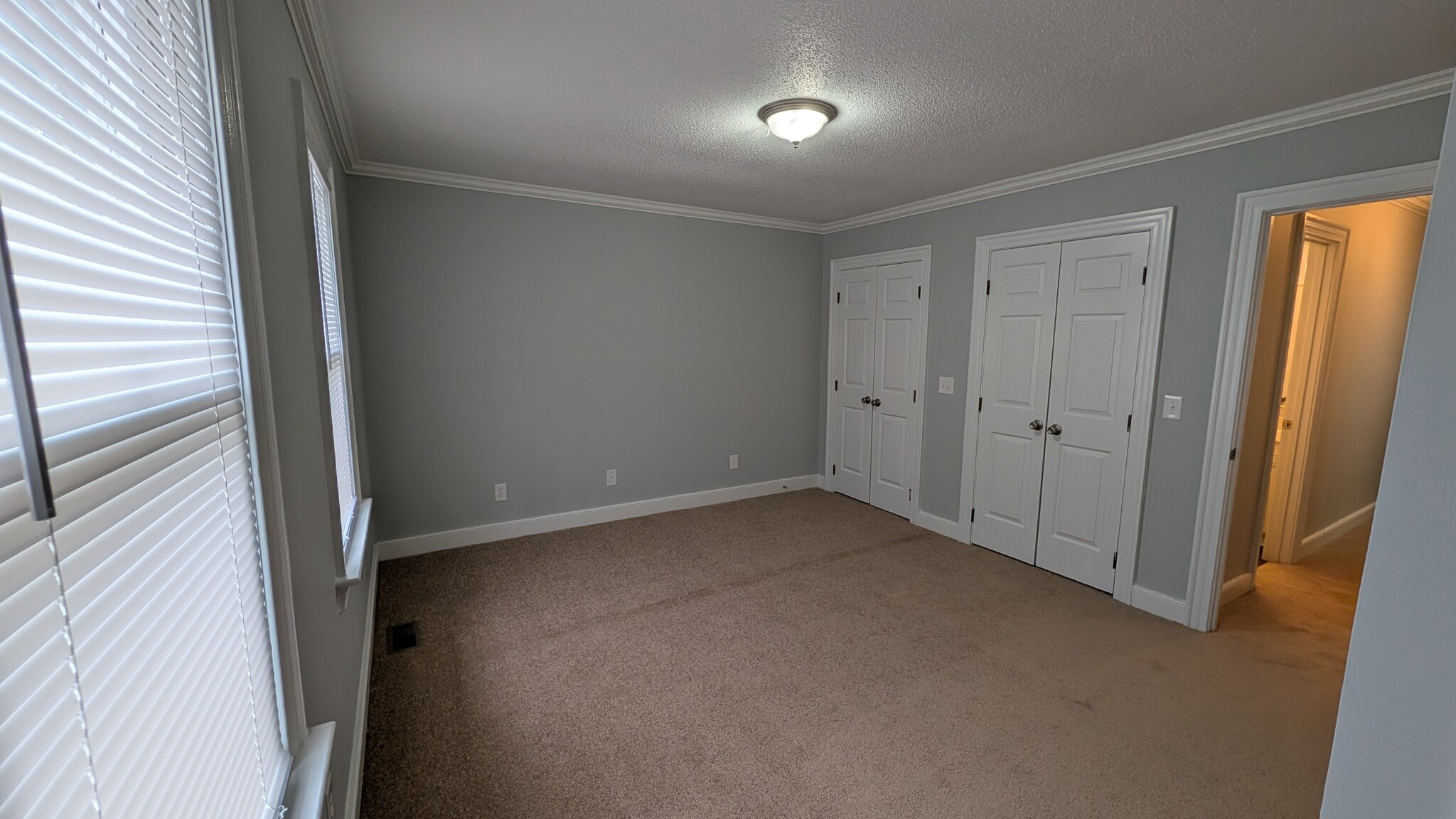 Guest Bed with his and her closets - 318 Olde Towne Dr