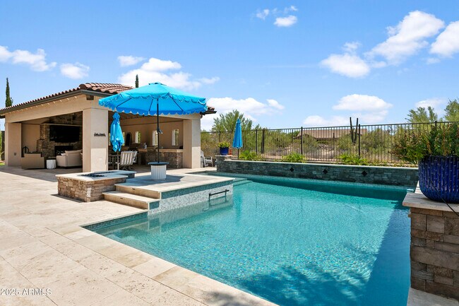 Building Photo - 5803 E Parnell Dr