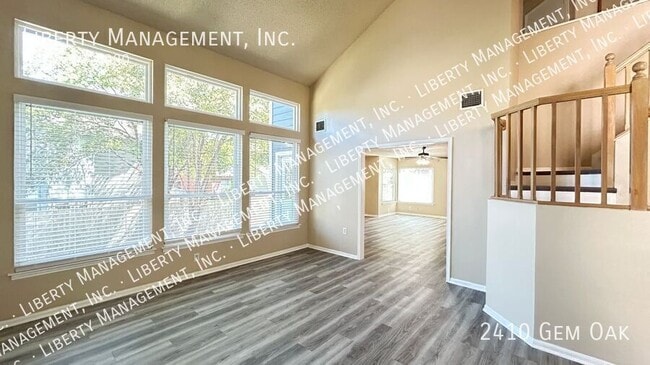 Building Photo - 2410 Gem Oak