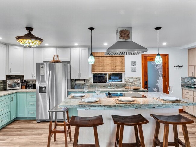 Building Photo - Oceanfront Estate: The Honolii Hale