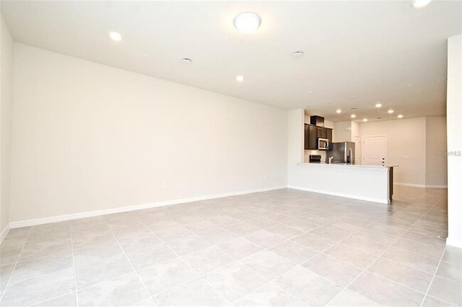 Building Photo - 3195 Emerald Acrs Ln