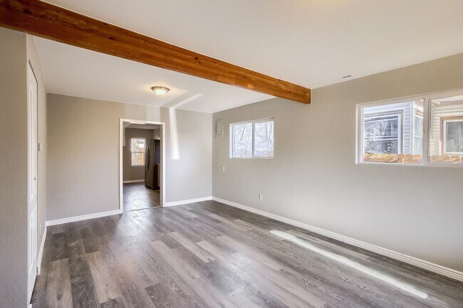 Building Photo - 2 Bedroom 1 Bath in Denver