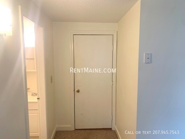 Building Photo - 29 Chamberlain St