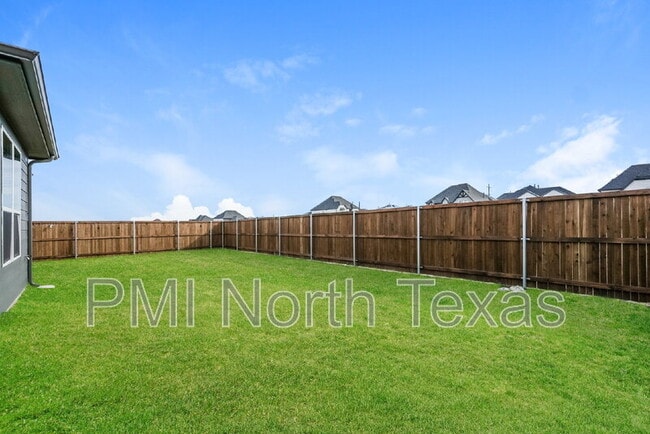 Building Photo - 532 Chianti Dr