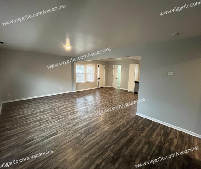 Building Photo - Discover comfort, convenience, and quality living in this beautifully updated 3-bedroom home! Wit...