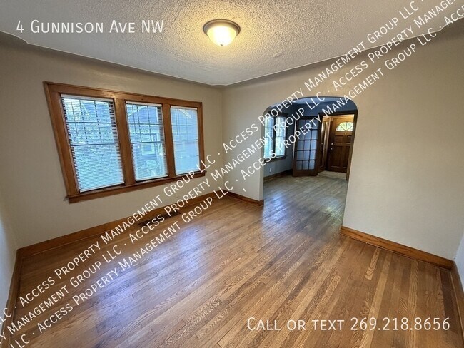 Building Photo - 4 Gunnison Ave NW