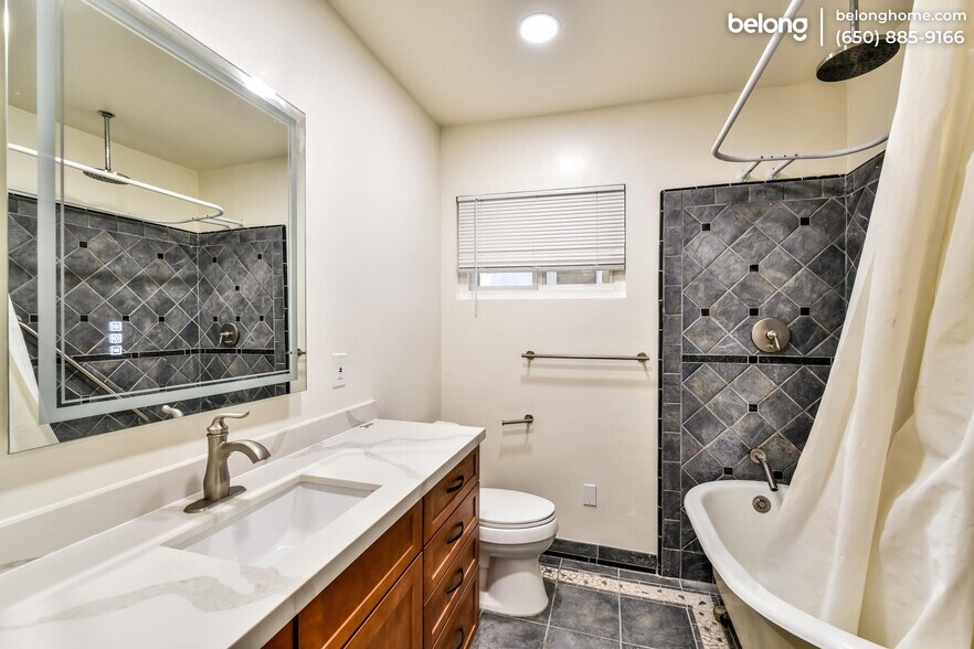 Building Photo - 1250 E Ocean Blvd