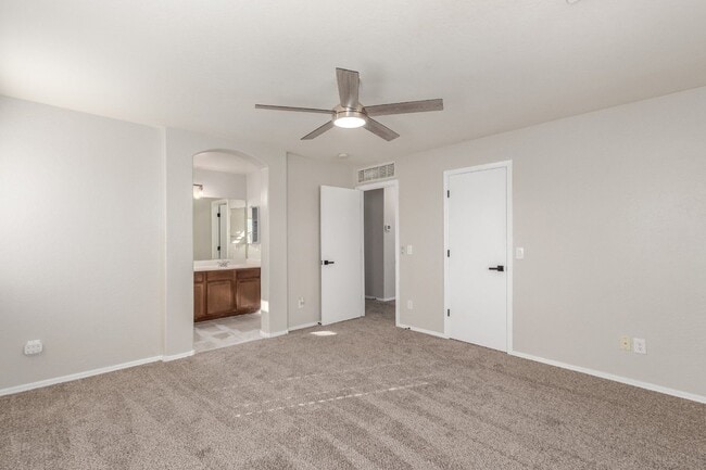 Building Photo - 3012 S 101st Dr