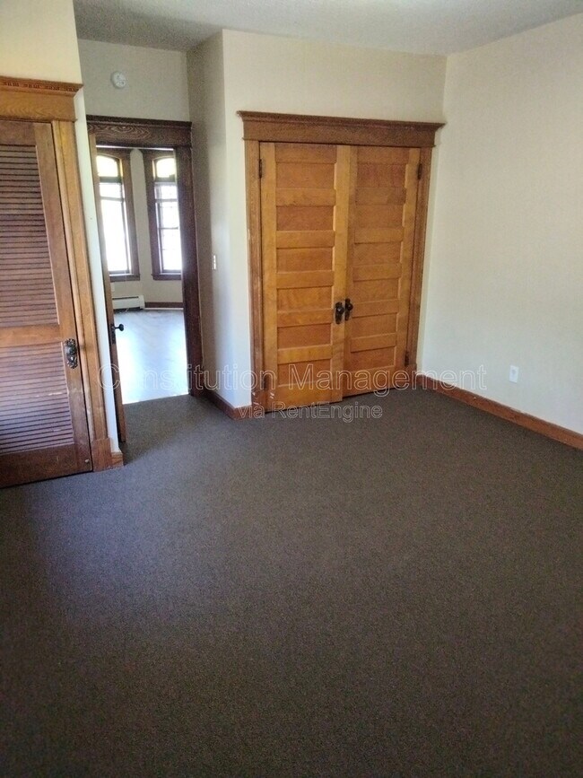 Building Photo - 407 Wethers Field Ave
