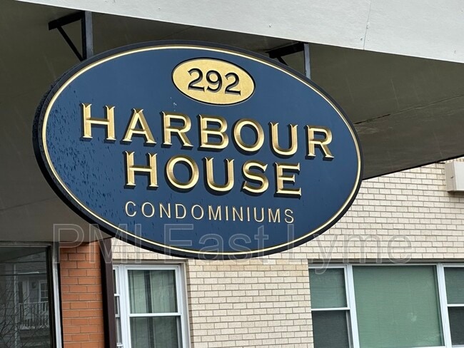 Building Photo - 292 Pequot Ave