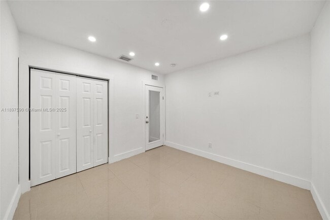 Building Photo - 845 NW 2nd St