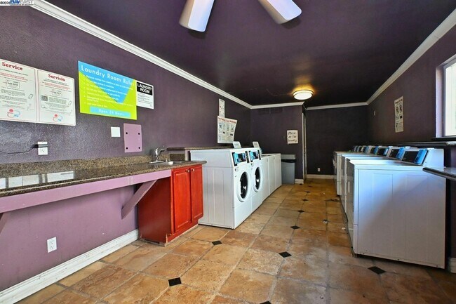 Building Photo - 420 Dempsey Rd