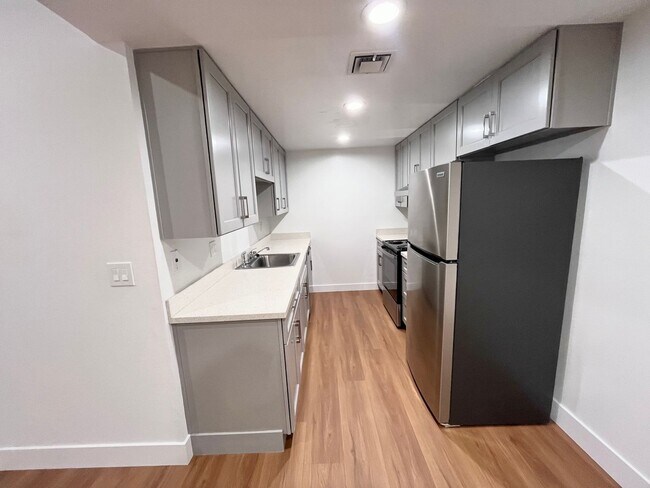 Building Photo - Newly Remodeled Duplex for Rent in Central Davis