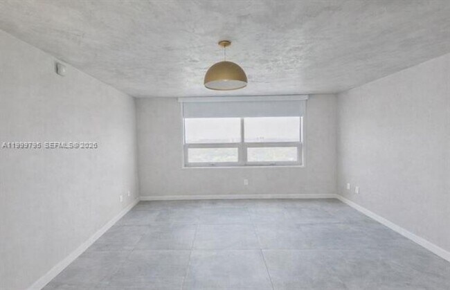 Building Photo - 3250 NE 1st Ave