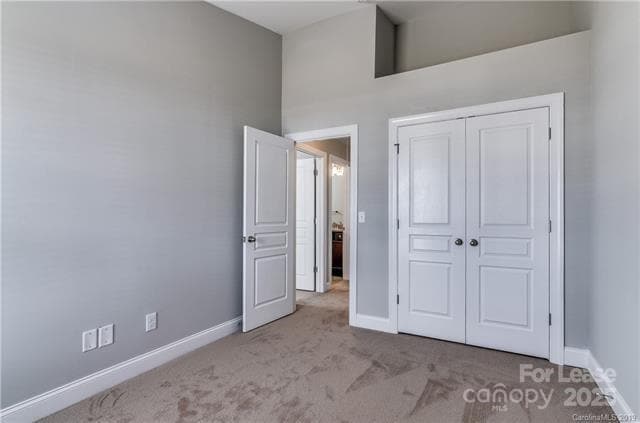 Building Photo - 364 Halton Crossing Dr SW