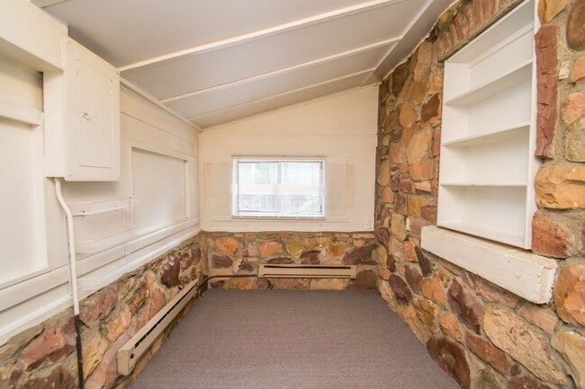 Building Photo - 2311 Spruce St