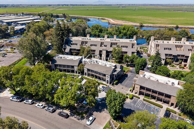 Building Photo - 6669 Embarcadero Dr