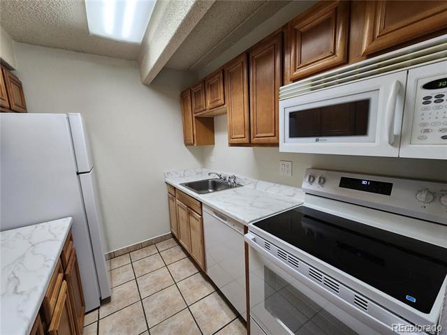 Building Photo - 8060 E Girard Ave