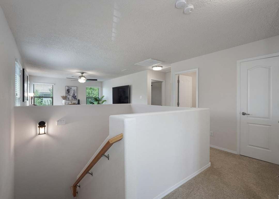 Upstairs hall landing, looking toward loft - 10824 Arguello Trl NE