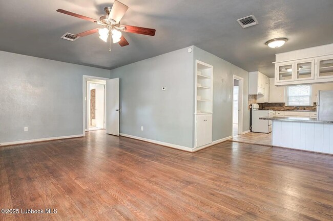 Building Photo - 2609 33rd St
