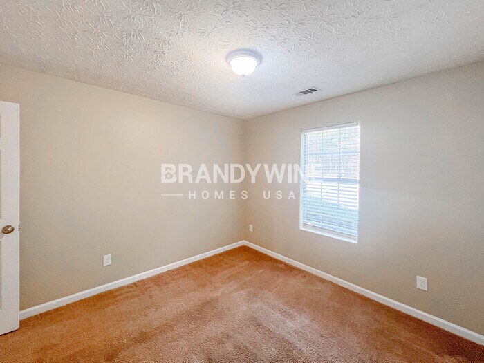 Building Photo - 371 Walker Dr