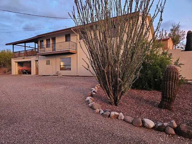 Building Photo - 820 S Yaqui Dr