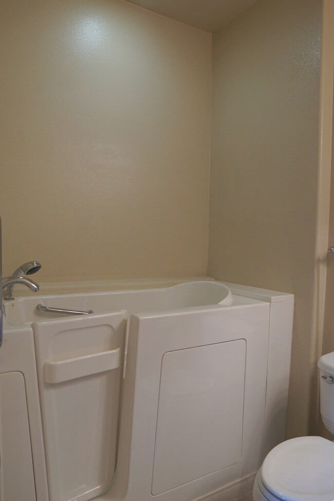 Building Photo - 40093 Corte Refugio