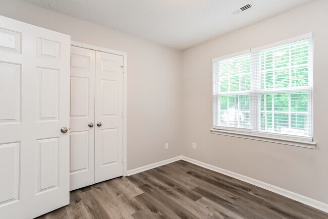 Building Photo - 4924 Rosena Dr