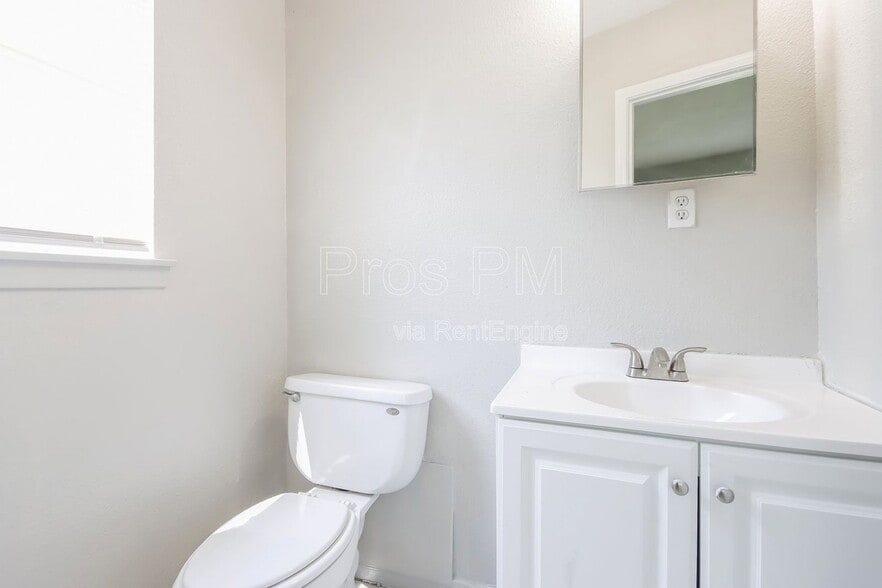 Building Photo - 11235 Lemond Dr
