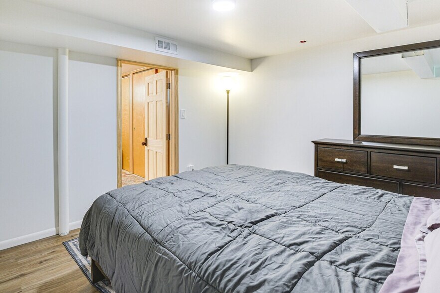 Building Photo - 1512 Mulford St