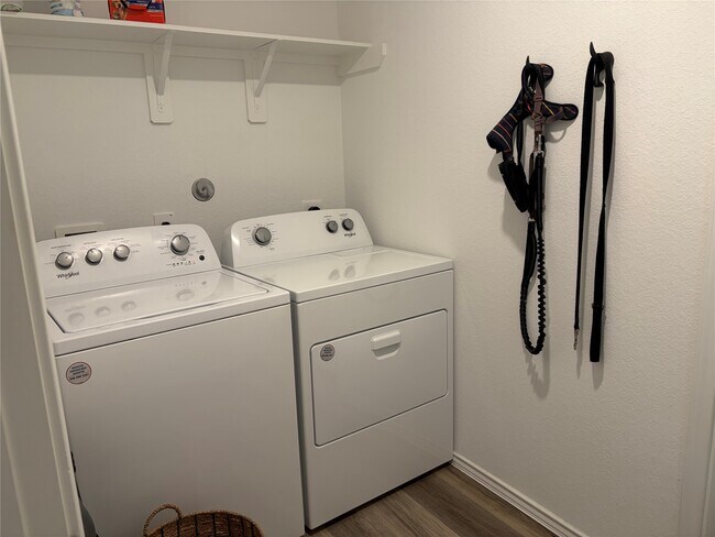 Building Photo - 1135 Juniper Vis Dr