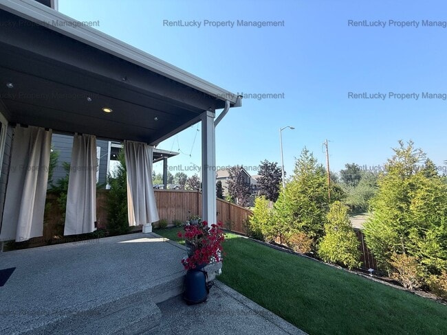 Building Photo - 2024-Built 3-Bedroom Home with Modern Upgr...