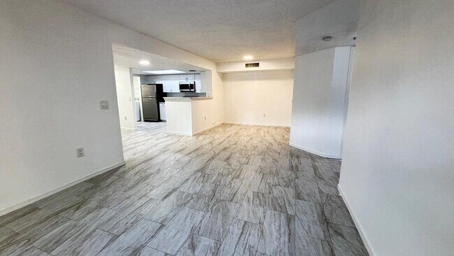 Building Photo - 5025 Wiles Rd