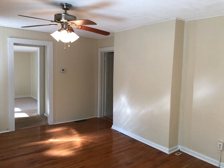 Living Room - 308 Rose St