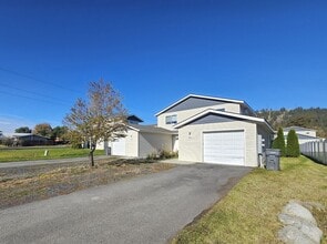 Building Photo - 5115 E Buckeye Ave