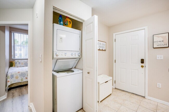 Building Photo - 15430 Bellamar Cir