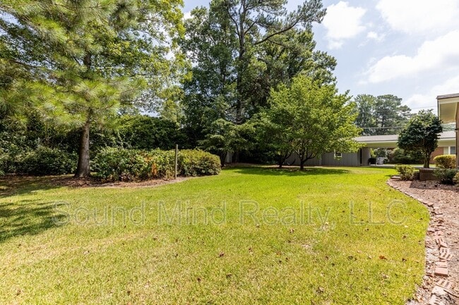 Building Photo - 3504 Hawthorne Rd