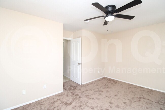 Building Photo - 6333 W Valencia Dr