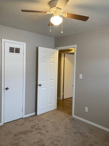 Building Photo - 7560 Mentor Ave