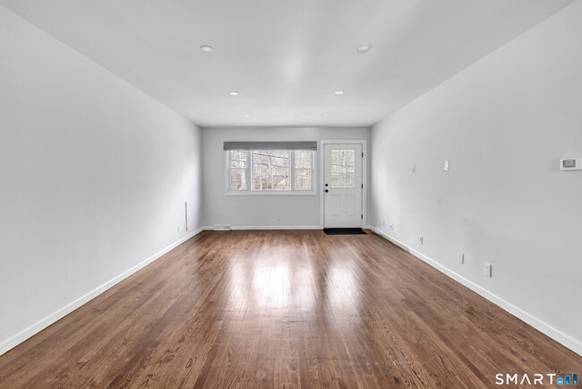 Building Photo - 245 Unquowa Rd