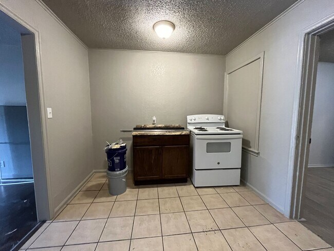 Building Photo - Charming 3 Bed, 1 Bath Home in Tulsa, OK S...