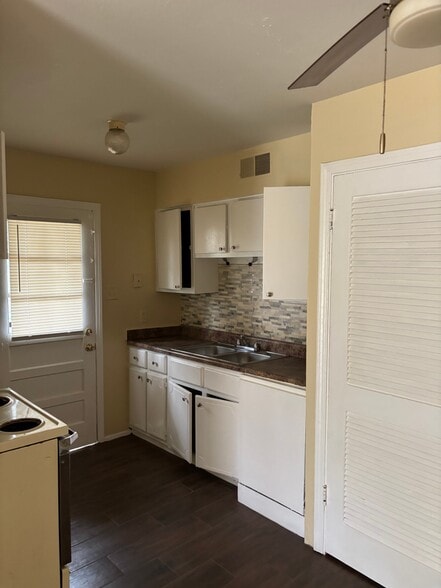 Building Photo - 3063 Lyndale Ave