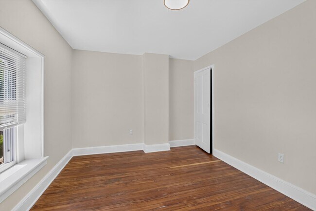Building Photo - 6347 McCallum St