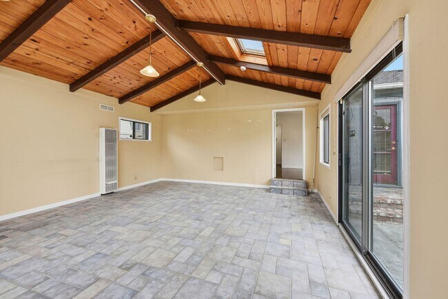 Building Photo - Charming single level family home located in sought after San Lorenzo Village.