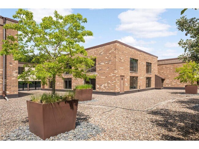 Building Photo - 7500 Cahill Rd